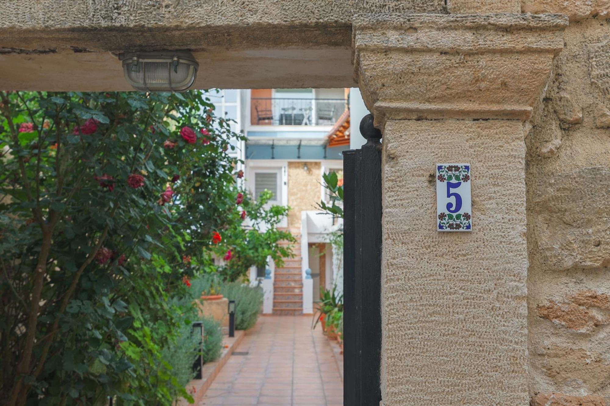 Stenaki - Apartments In Aegina Town Exterior foto
